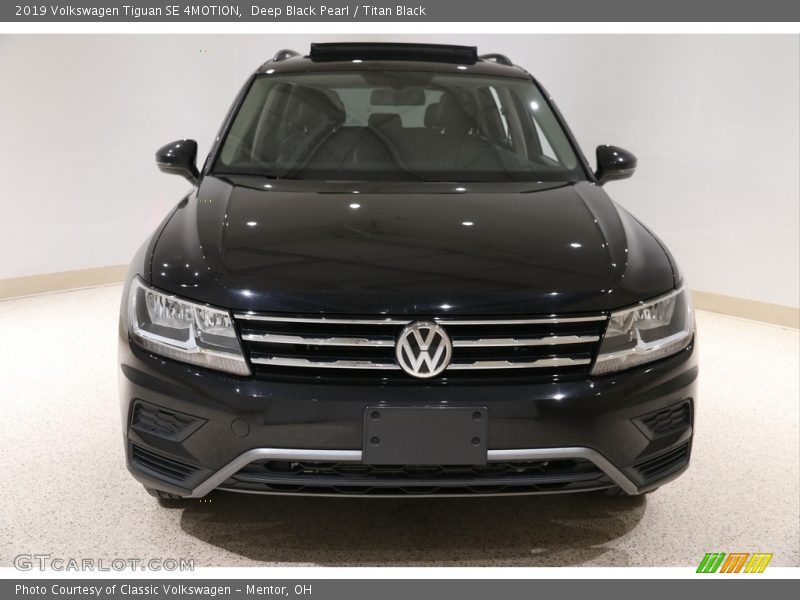 Deep Black Pearl / Titan Black 2019 Volkswagen Tiguan SE 4MOTION