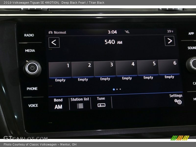 Deep Black Pearl / Titan Black 2019 Volkswagen Tiguan SE 4MOTION