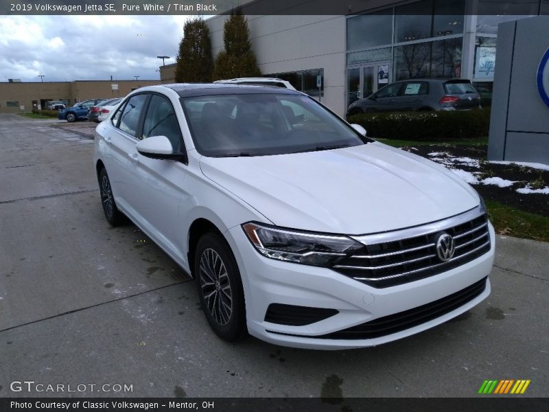 Pure White / Titan Black 2019 Volkswagen Jetta SE