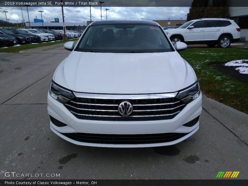 Pure White / Titan Black 2019 Volkswagen Jetta SE