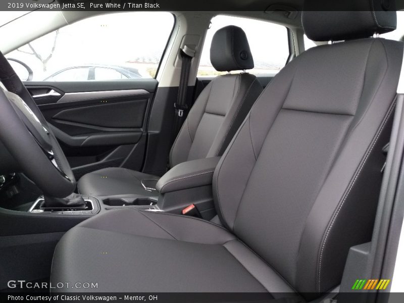 Pure White / Titan Black 2019 Volkswagen Jetta SE