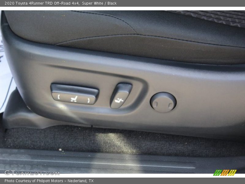 Super White / Black 2020 Toyota 4Runner TRD Off-Road 4x4