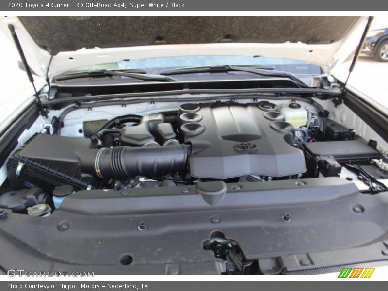 Super White / Black 2020 Toyota 4Runner TRD Off-Road 4x4