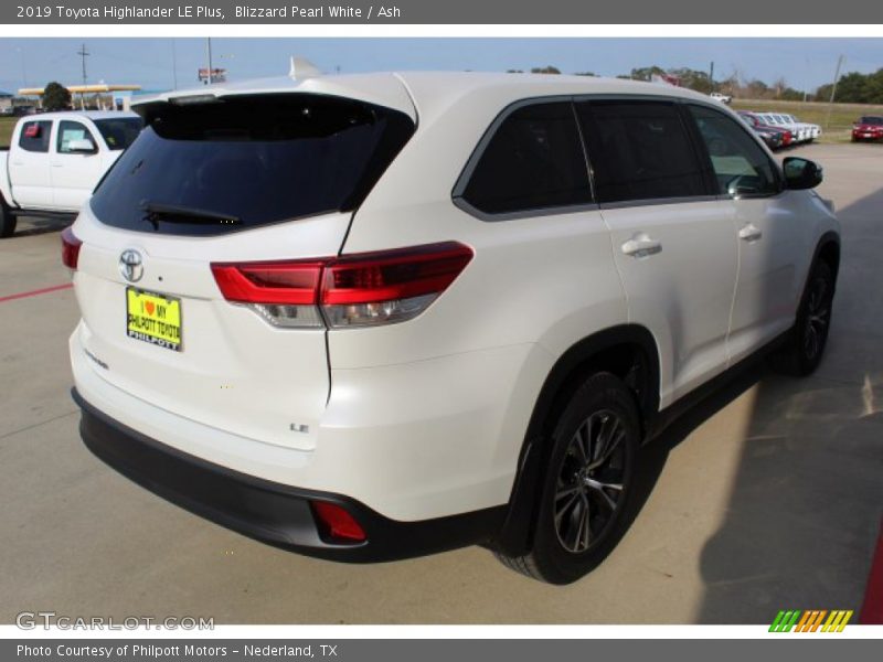 Blizzard Pearl White / Ash 2019 Toyota Highlander LE Plus