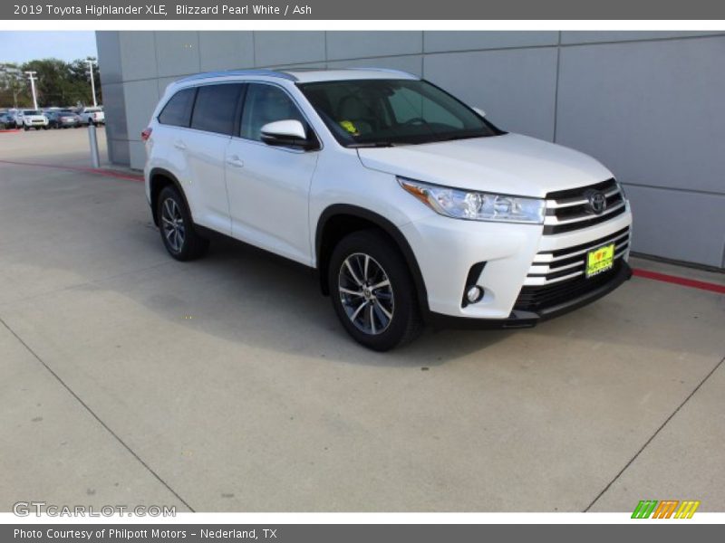 Blizzard Pearl White / Ash 2019 Toyota Highlander XLE