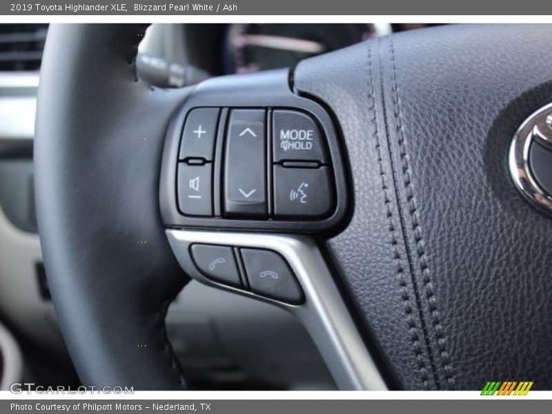 Blizzard Pearl White / Ash 2019 Toyota Highlander XLE