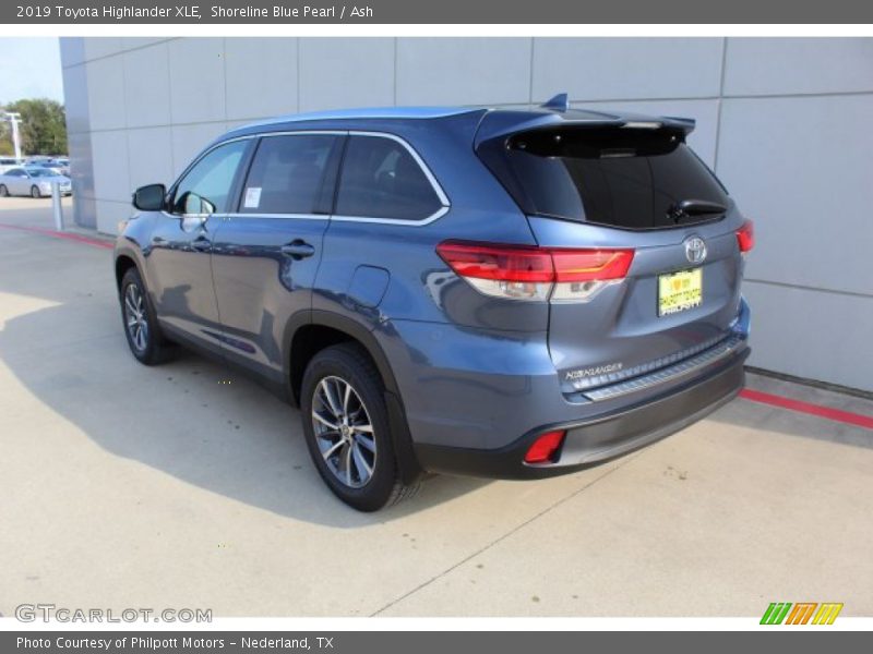 Shoreline Blue Pearl / Ash 2019 Toyota Highlander XLE