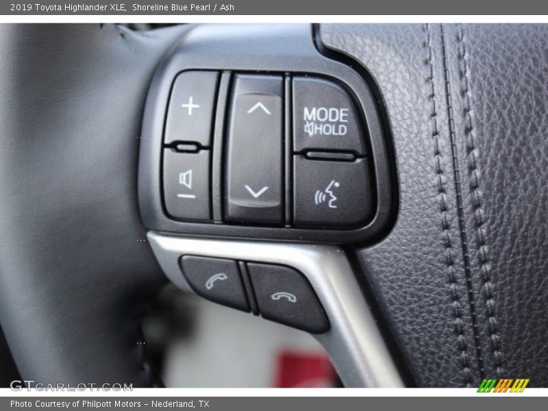 Shoreline Blue Pearl / Ash 2019 Toyota Highlander XLE