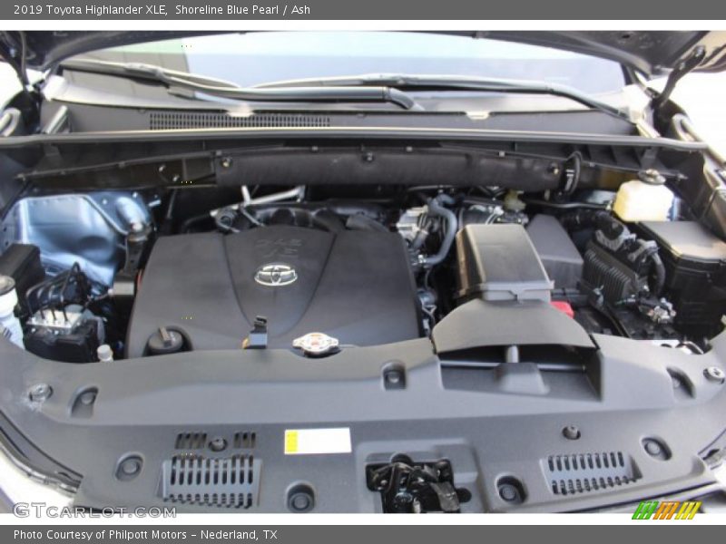 Shoreline Blue Pearl / Ash 2019 Toyota Highlander XLE