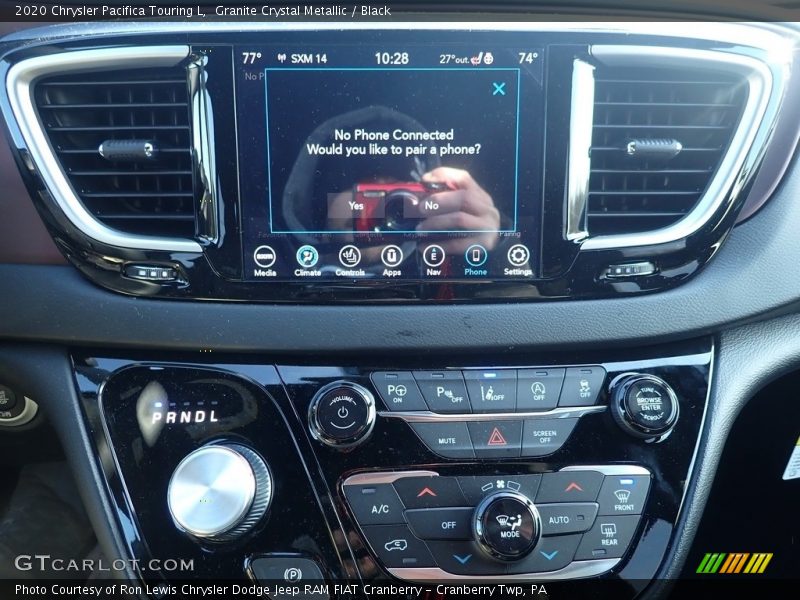 Granite Crystal Metallic / Black 2020 Chrysler Pacifica Touring L