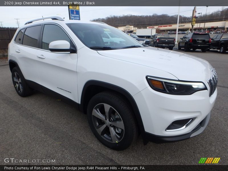 Front 3/4 View of 2020 Cherokee Limited 4x4