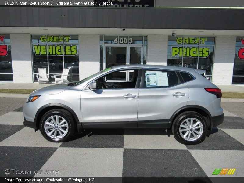 Brilliant Silver Metallic / Charcoal 2019 Nissan Rogue Sport S