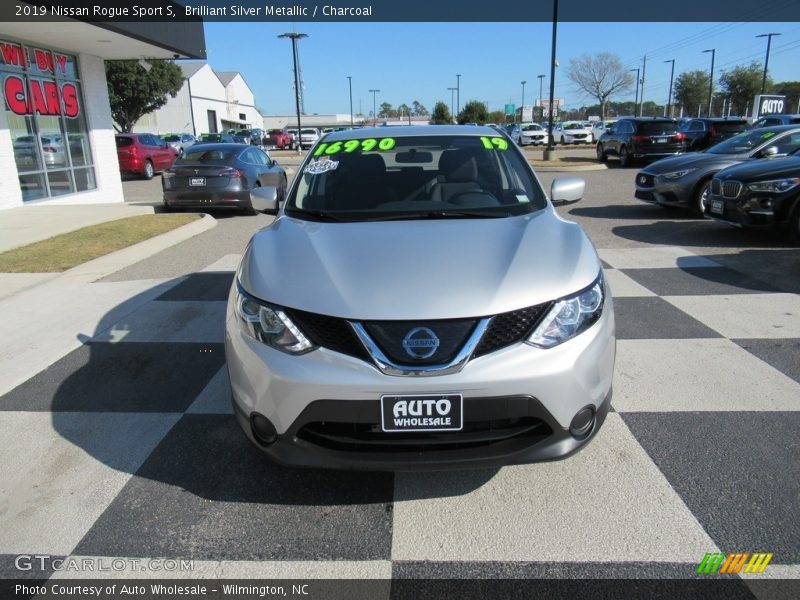 Brilliant Silver Metallic / Charcoal 2019 Nissan Rogue Sport S