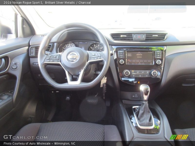 Brilliant Silver Metallic / Charcoal 2019 Nissan Rogue Sport S