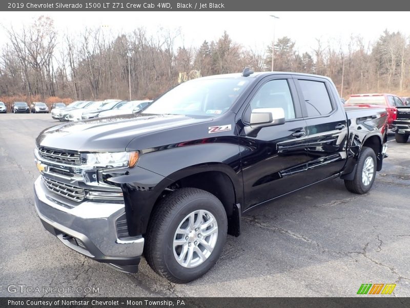 Front 3/4 View of 2019 Silverado 1500 LT Z71 Crew Cab 4WD