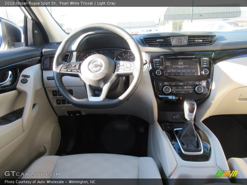 Pearl White Tricoat / Light Gray 2019 Nissan Rogue Sport SV