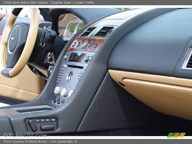 Controls of 2008 DB9 Volante
