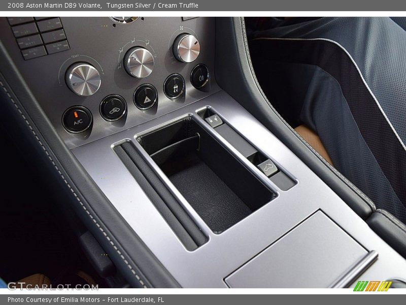 Controls of 2008 DB9 Volante