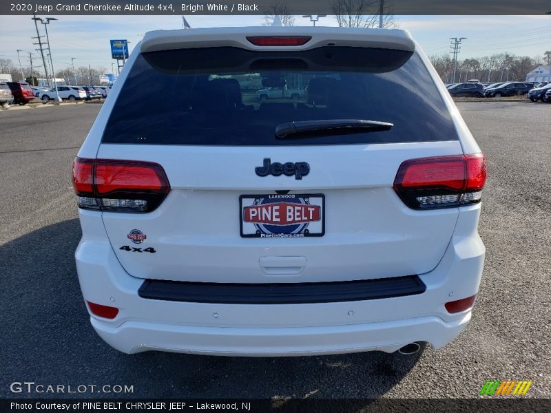 Bright White / Black 2020 Jeep Grand Cherokee Altitude 4x4