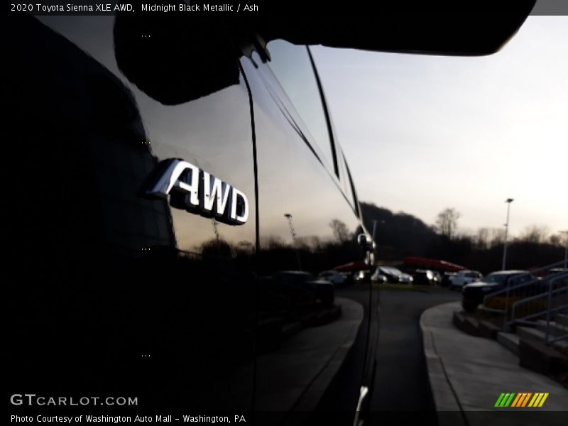 Midnight Black Metallic / Ash 2020 Toyota Sienna XLE AWD