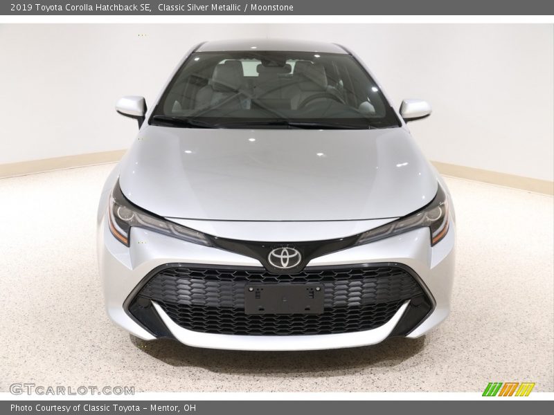 Classic Silver Metallic / Moonstone 2019 Toyota Corolla Hatchback SE