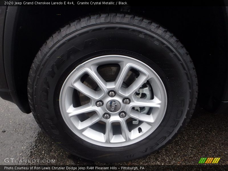 Granite Crystal Metallic / Black 2020 Jeep Grand Cherokee Laredo E 4x4