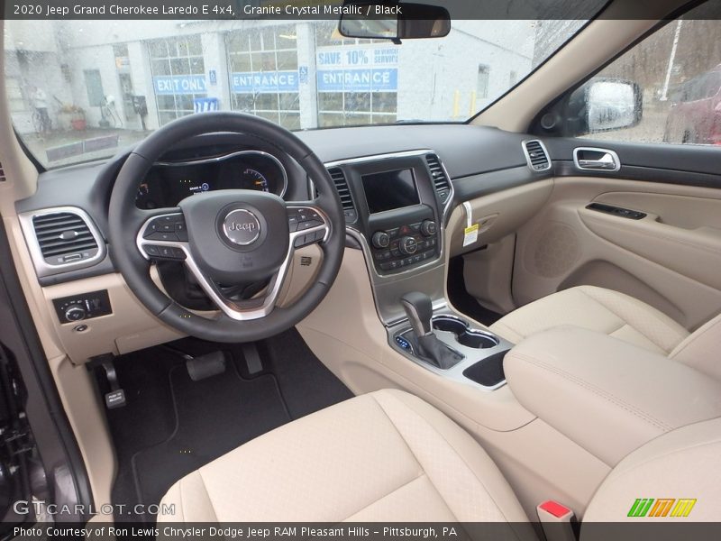 Granite Crystal Metallic / Black 2020 Jeep Grand Cherokee Laredo E 4x4