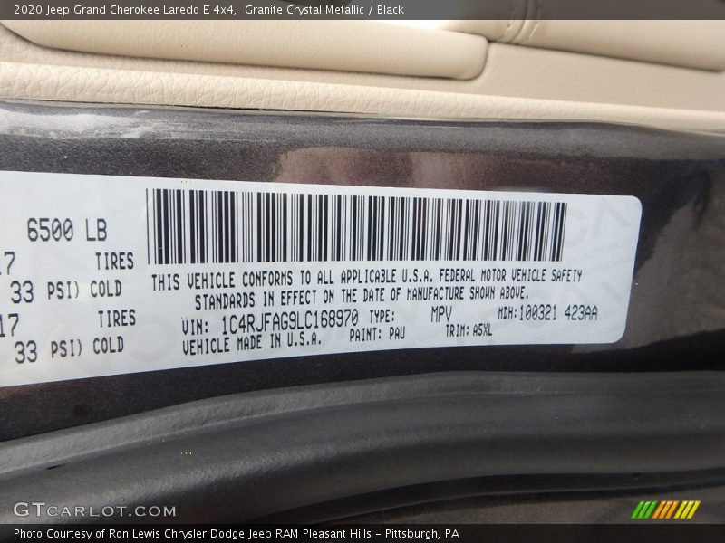 Granite Crystal Metallic / Black 2020 Jeep Grand Cherokee Laredo E 4x4