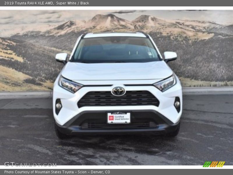 Super White / Black 2019 Toyota RAV4 XLE AWD