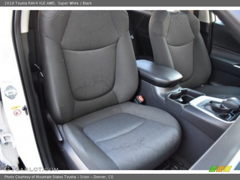 Super White / Black 2019 Toyota RAV4 XLE AWD