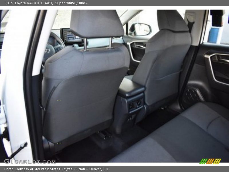Super White / Black 2019 Toyota RAV4 XLE AWD