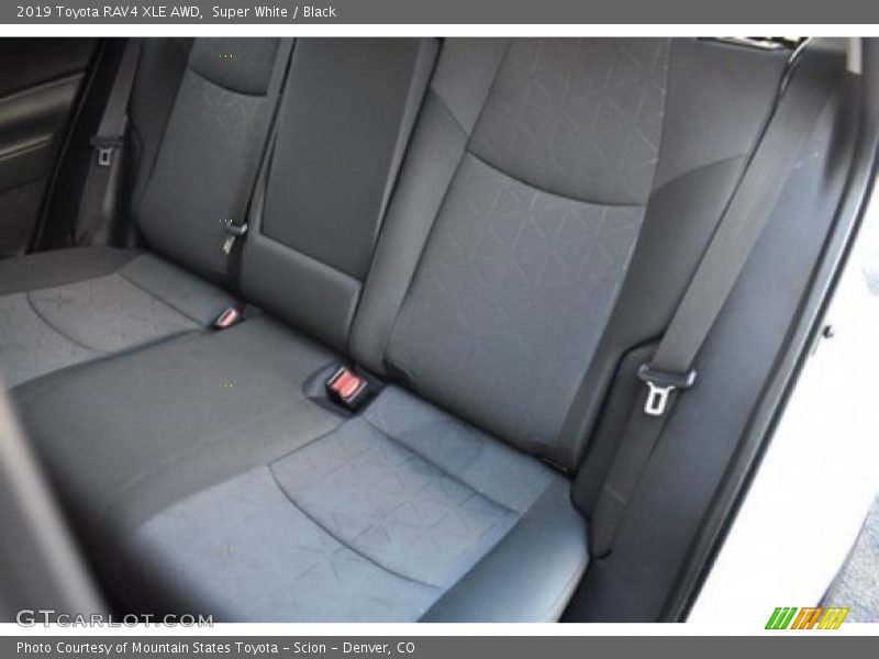 Super White / Black 2019 Toyota RAV4 XLE AWD