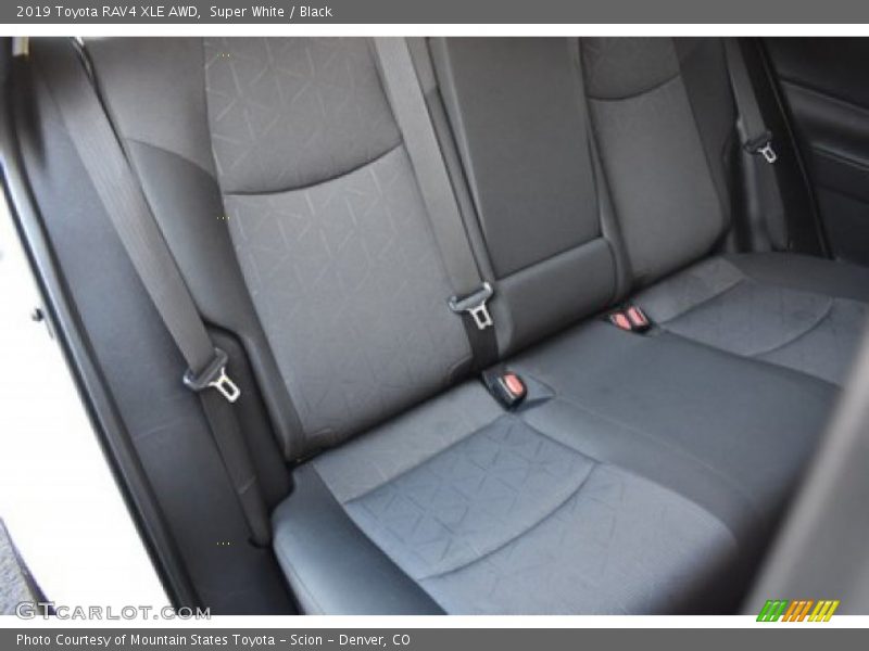 Super White / Black 2019 Toyota RAV4 XLE AWD