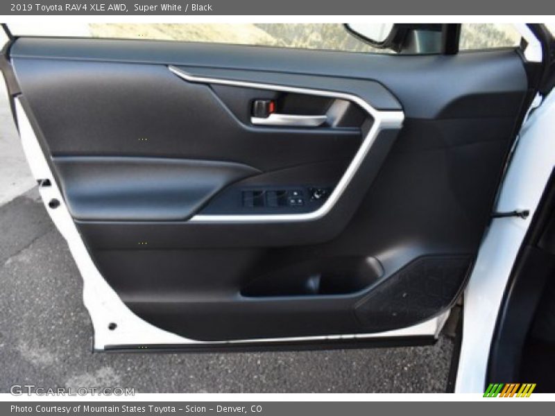 Super White / Black 2019 Toyota RAV4 XLE AWD