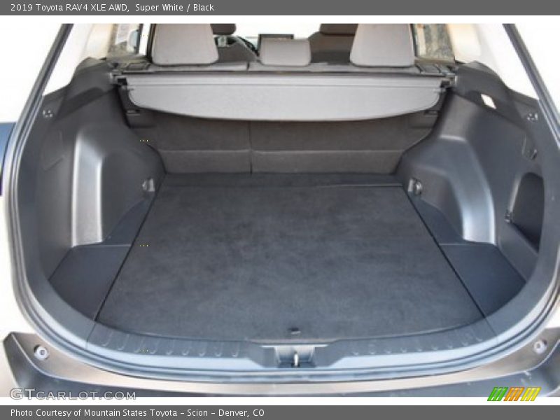 Super White / Black 2019 Toyota RAV4 XLE AWD