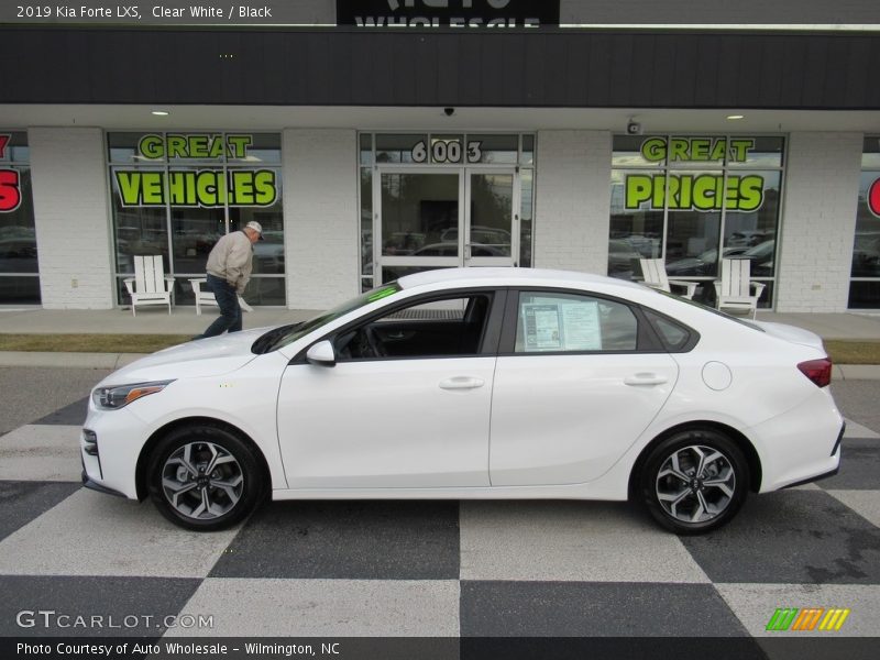Clear White / Black 2019 Kia Forte LXS