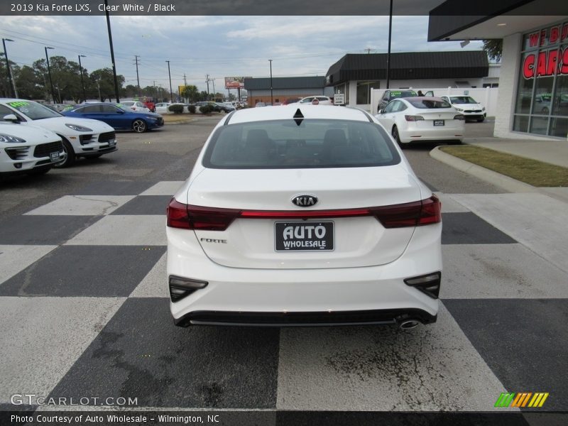 Clear White / Black 2019 Kia Forte LXS