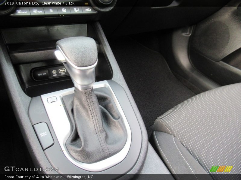 Clear White / Black 2019 Kia Forte LXS