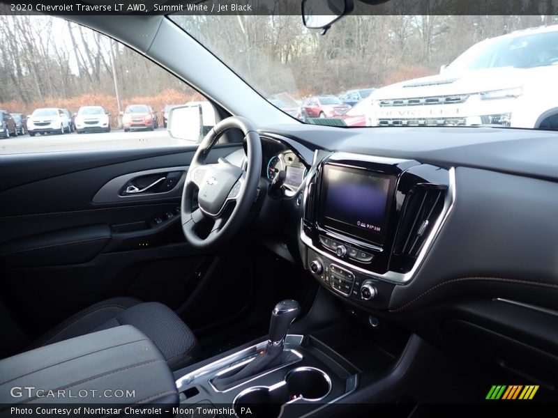 Summit White / Jet Black 2020 Chevrolet Traverse LT AWD