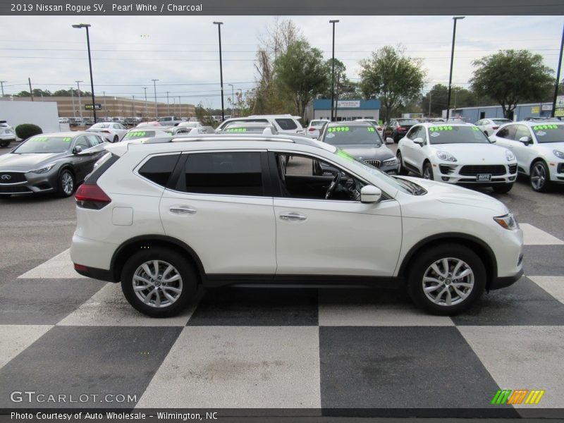Pearl White / Charcoal 2019 Nissan Rogue SV