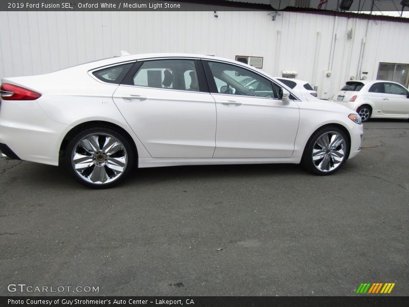 Oxford White / Medium Light Stone 2019 Ford Fusion SEL