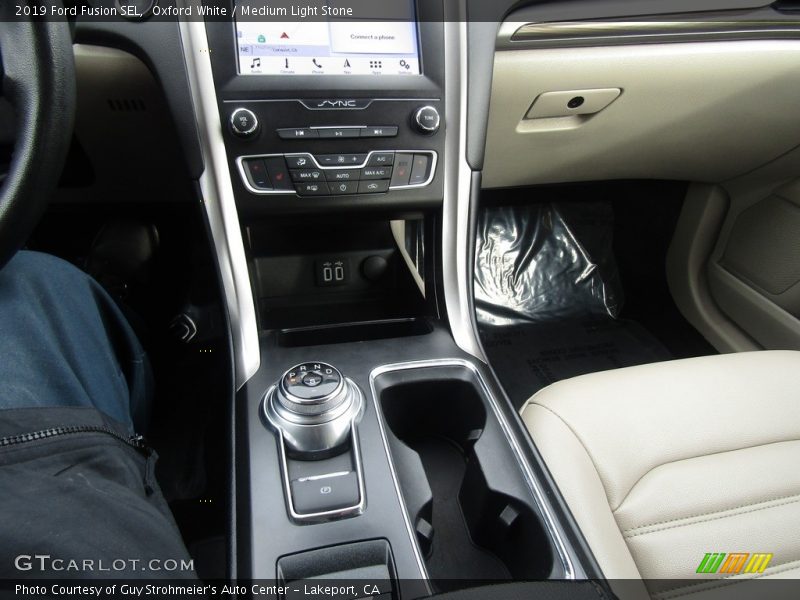 Oxford White / Medium Light Stone 2019 Ford Fusion SEL