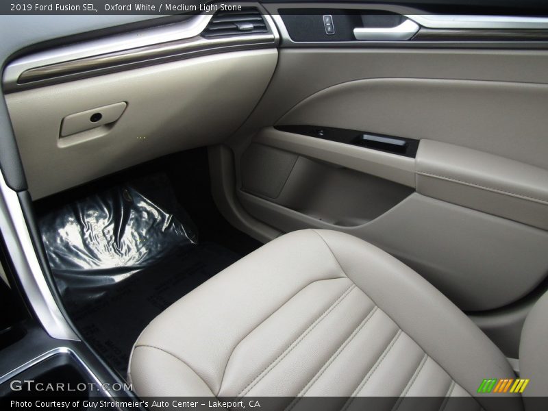 Oxford White / Medium Light Stone 2019 Ford Fusion SEL