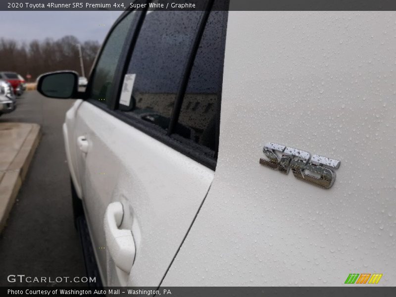 Super White / Graphite 2020 Toyota 4Runner SR5 Premium 4x4