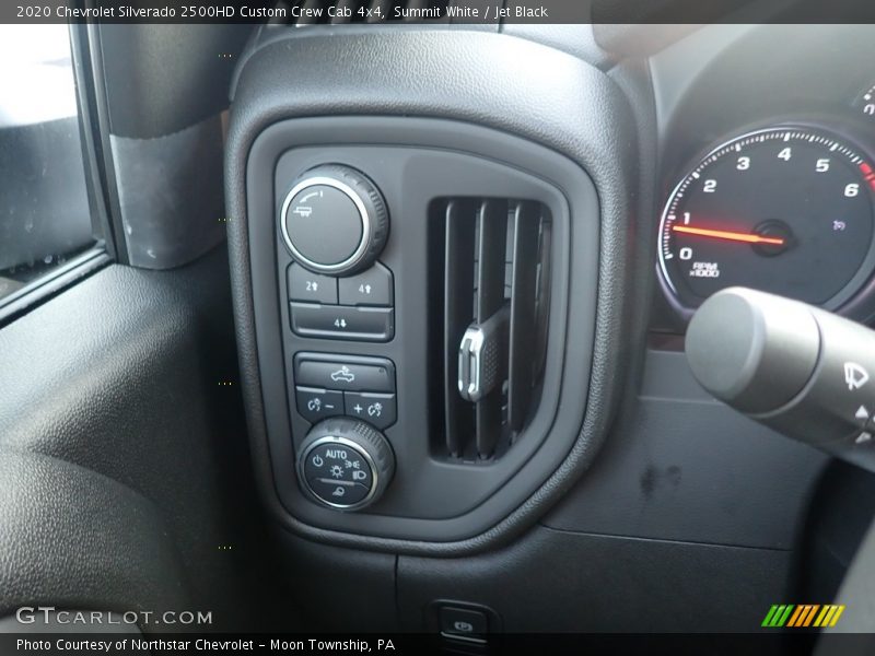 Controls of 2020 Silverado 2500HD Custom Crew Cab 4x4