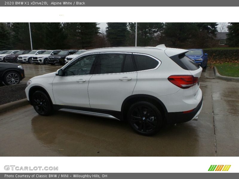 Alpine White / Black 2020 BMW X1 xDrive28i