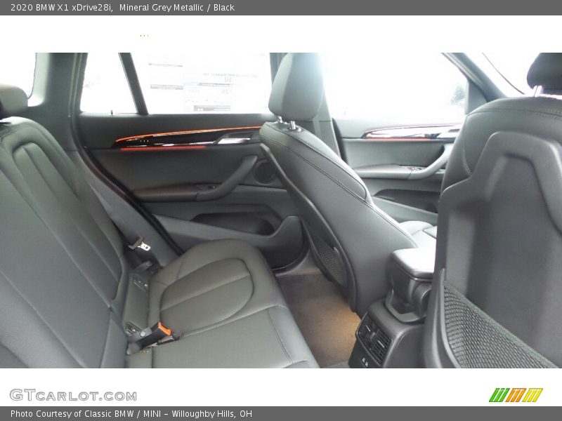 Mineral Grey Metallic / Black 2020 BMW X1 xDrive28i