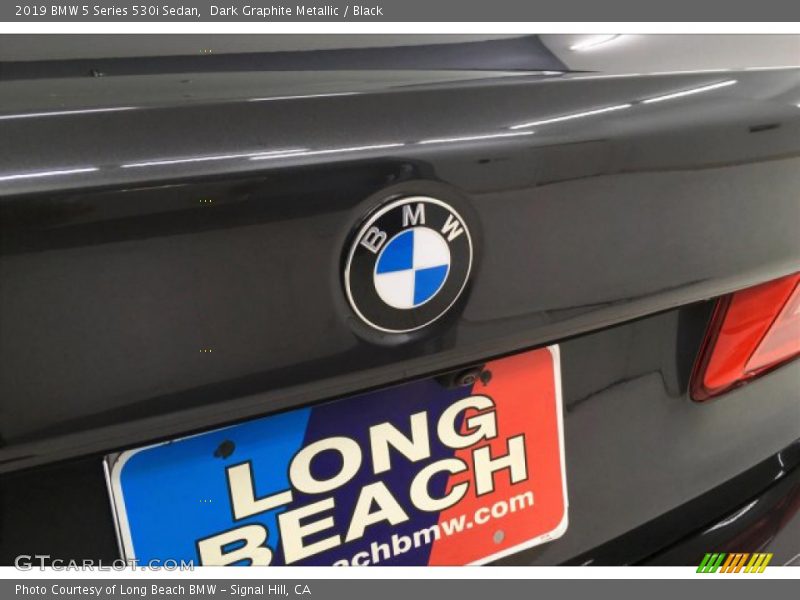 Dark Graphite Metallic / Black 2019 BMW 5 Series 530i Sedan