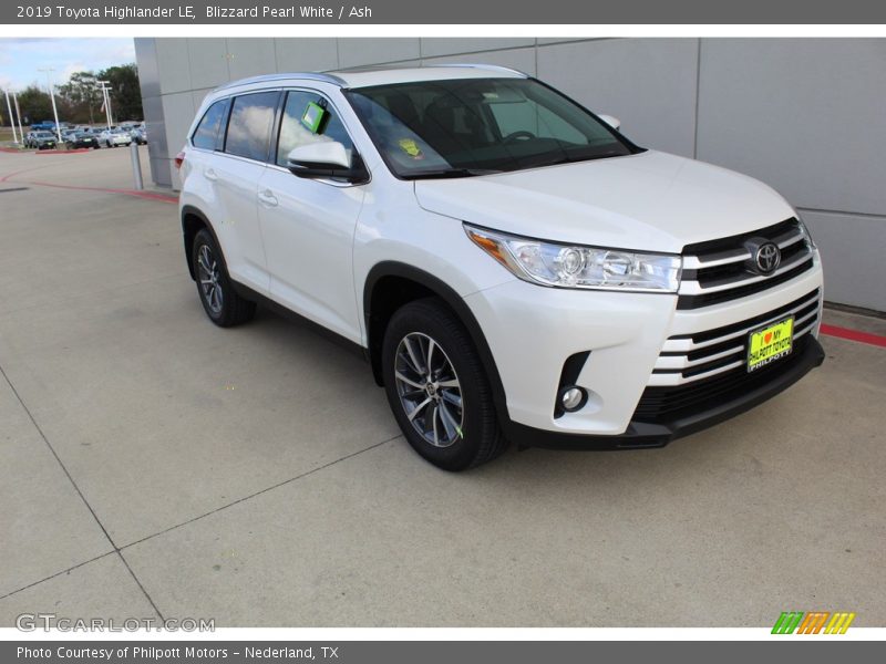 Blizzard Pearl White / Ash 2019 Toyota Highlander LE