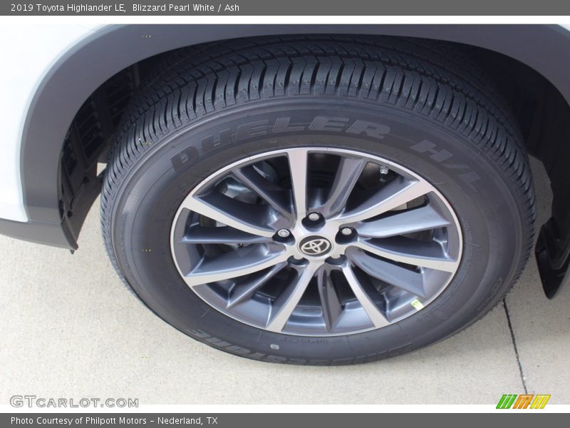 Blizzard Pearl White / Ash 2019 Toyota Highlander LE